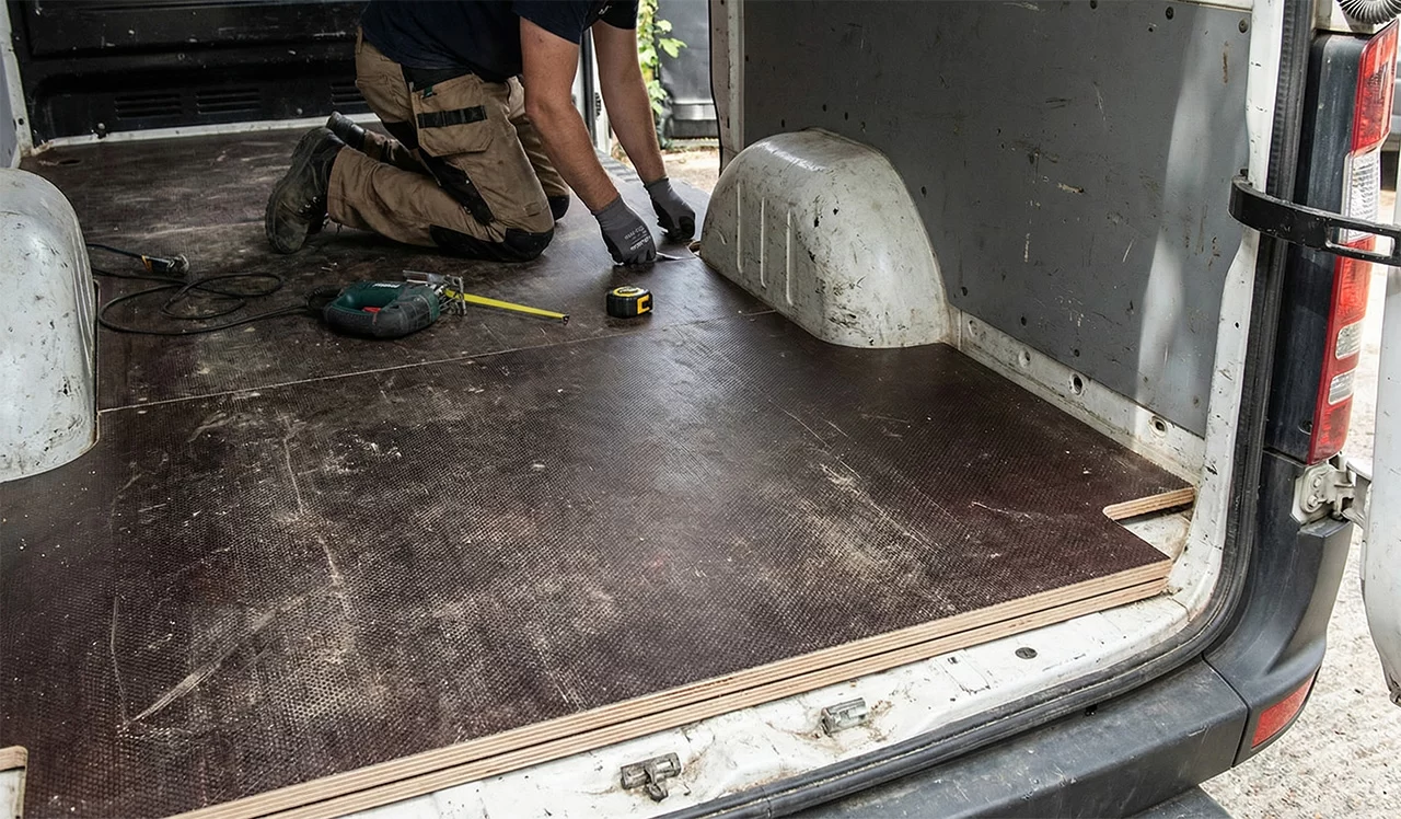 Birch Antislip (Wiremesh) | Flooring & Industrial Surfaces | Baltic Birch by Application | PlyHolz